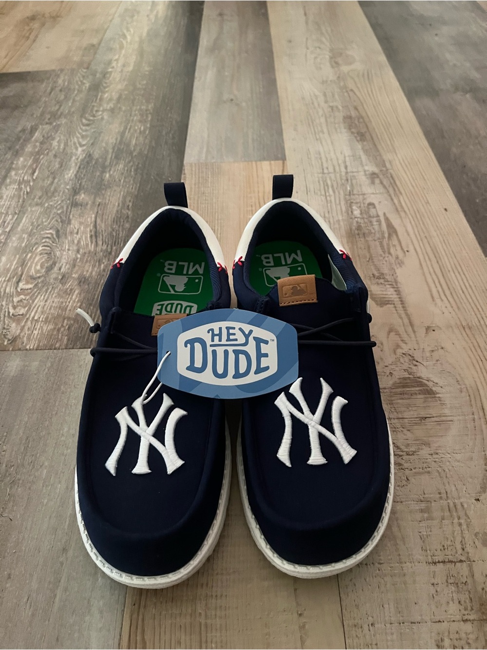 Hey Dude Navy New York Yankees Slip-On Loafers size 8 Men’s NWT